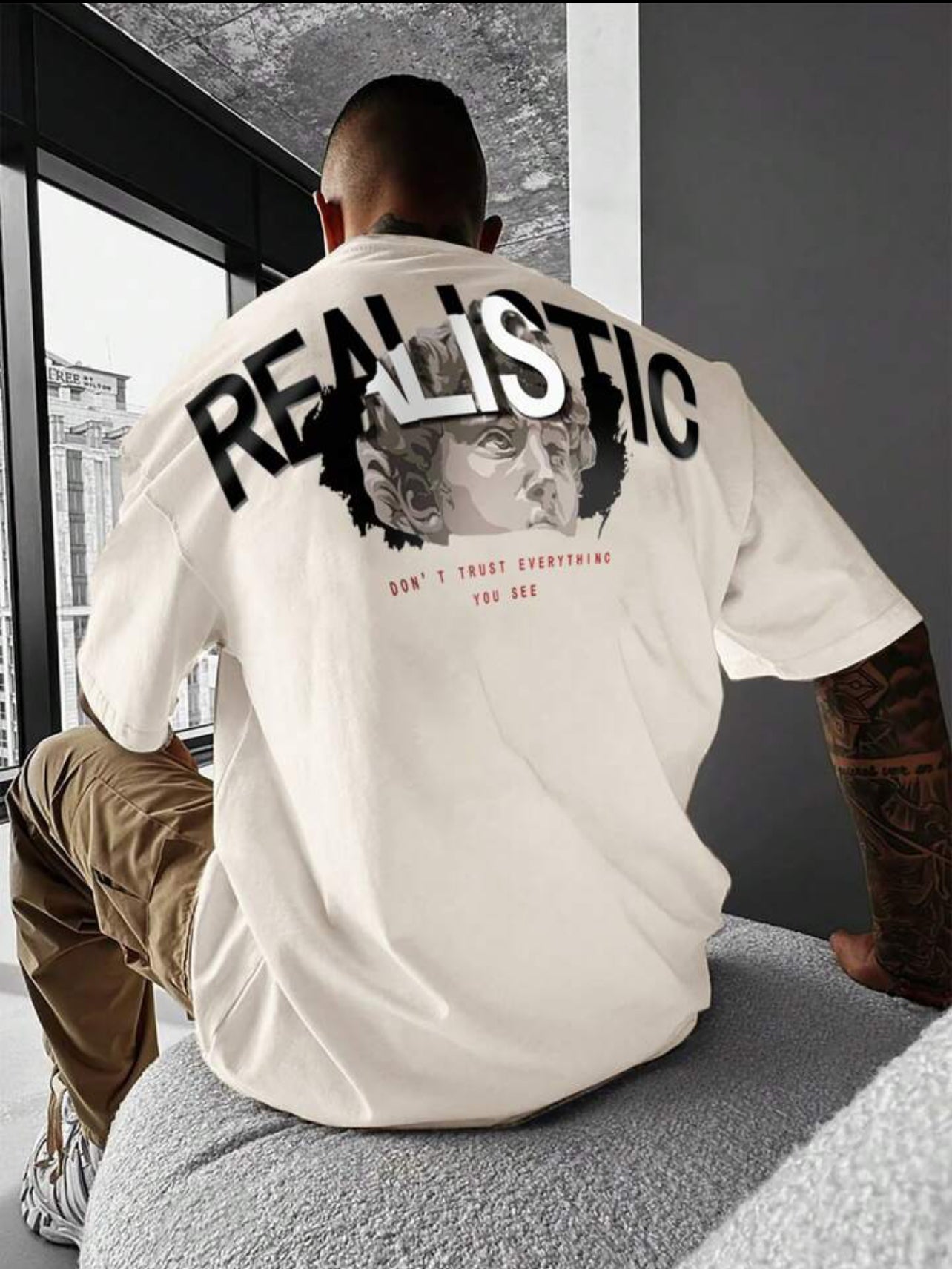 T-shirt Realistic